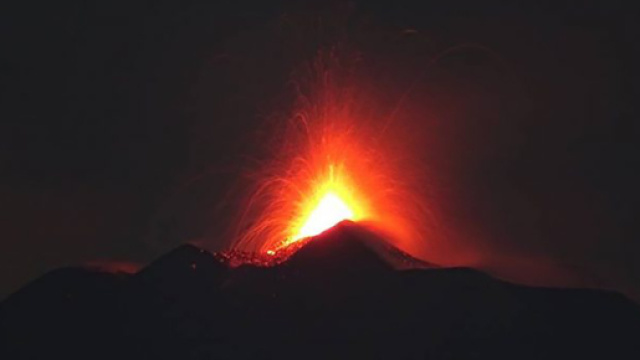Eruzione nella notte fra il 23 e il 24 agosto 2018, foto Boris Behncke INGV
