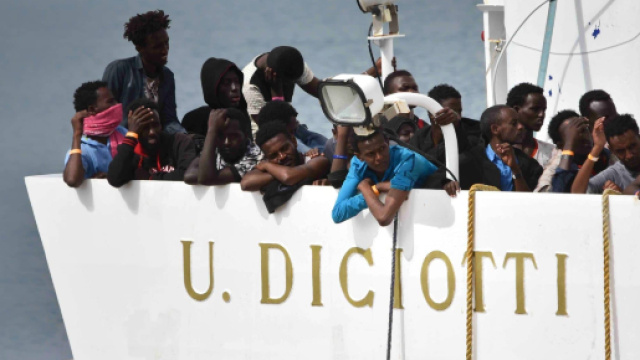 Migranti, nuovo scontro Italia-Europa sul caso Diciotti