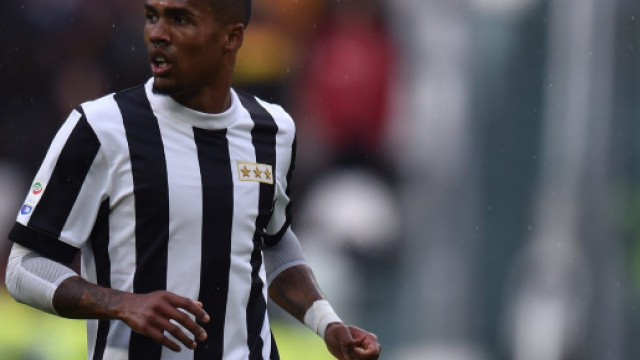 Juventus, Dybala e Douglas Costa in panca contro la Lazio?