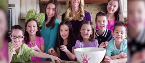 Kate Gosselin and ex-husband Jon continue to make their custody dispute public. [Image Source: usa trends - YouTube]