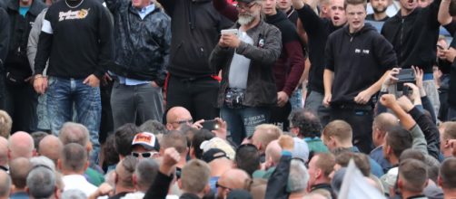 Los grupos nazis alemanes estallan