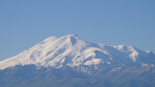Scomparsa nel 1987 sul ghiacciaio dell'Elbrus, l'alpinista russa Elena Basykina &egrave; stata trovata mummificata dopo 31 anni.