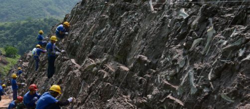 Descubren en China f&oacute;siles de dinosaurios