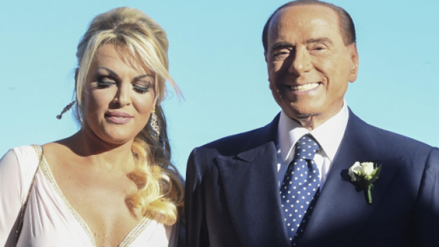Berlusconi e la Pascale in vacanza alle Baleari