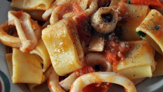 Ricetta della "Calamarata al cartoccio"