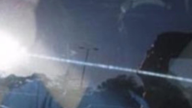 Bimba muta muore sotto il sole in auto: dimenticata dalla mamma non poteva chiedere aiuto, l'accaduto