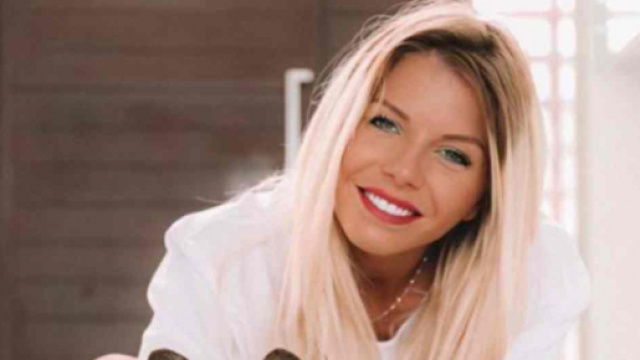 Jessica Thivenin d&eacute;voile son nouveau visage apr&egrave;s sa chirurgie esth&eacute;tique.