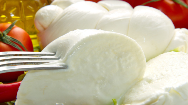 Allerta batterio Listeria, ritirata mozzarella di bufala italiana: foto casabufala.it