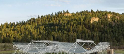 CHIME picks up deep space radio burst - Image credit - Andre Recnik | Wikimedia