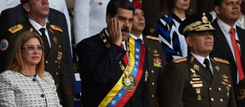Nicol&aacute;s Maduro afirma que Juan Manuel Santos ha intentado matarle.