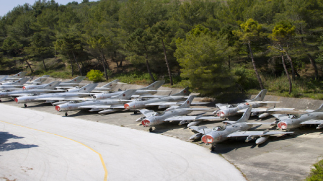 NATO: la prima base aerea dei Balcani sar&agrave; in Albania, nella citt&agrave; che veniva chiamata &lsquo;Citt&agrave; Stalin&rsquo;