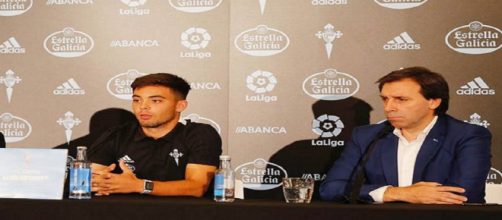 Fran Beltr&aacute;n, en su presentaci&oacute;n como jugador del Celta, con Felipe Mi&ntilde;ambres