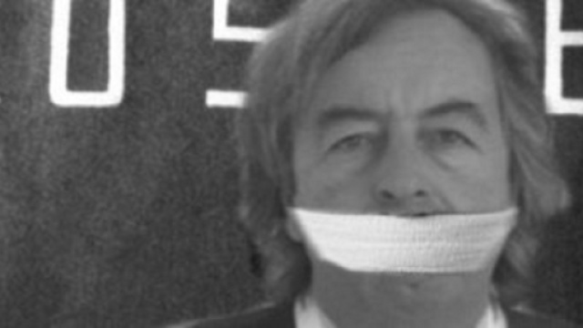 Vaccini, contro Burioni un fotomontaggio choc che lo ritrae ostaggio BR