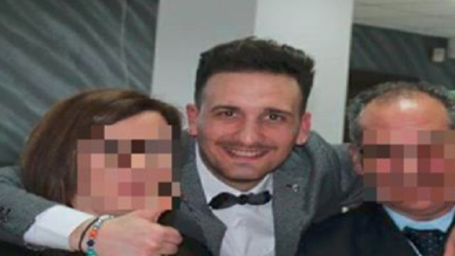 Caserta, tocca palo della luce e muore fulminato - Teleclubitalia.it