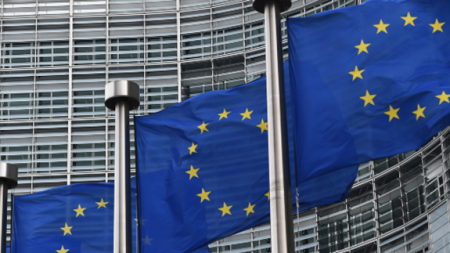 L'Europe fixe de nouvelles r&egrave;gles pour renforcer la protection de ses entreprises