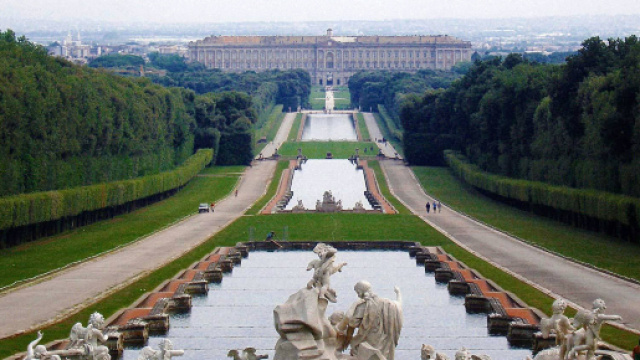 Reggia di Caserta ed i furbetti del cartellino. Custodi licenziati in tronco.