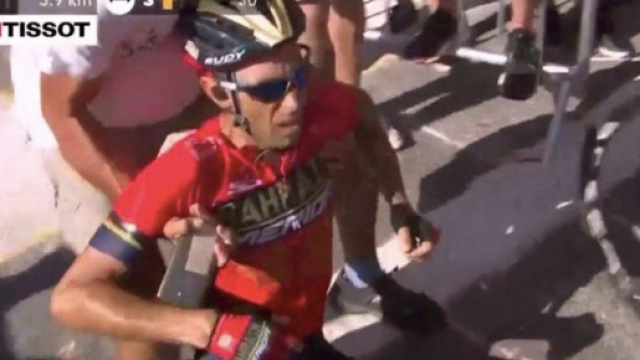 Tour de France, l'incidente a Nibali