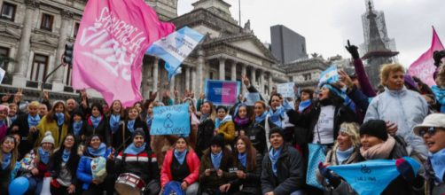 El congreso argentino entierra la ilusi&oacute;n de muchas manifestantes a favor del aborto legal