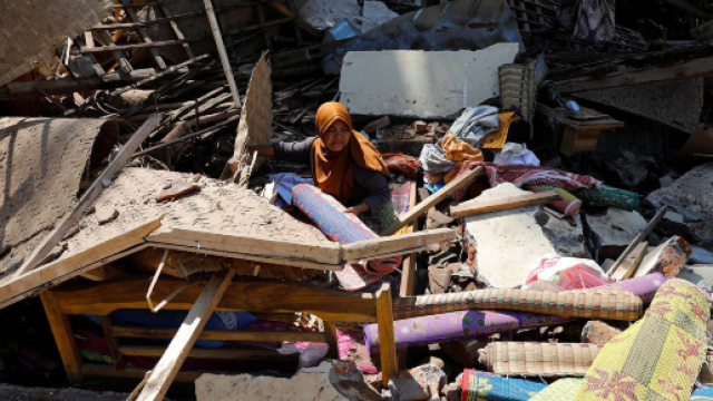 Indon&eacute;sie : plus de 70 000 personnes sans domicile apr&egrave;s le s&eacute;isme ... - parismatch.com