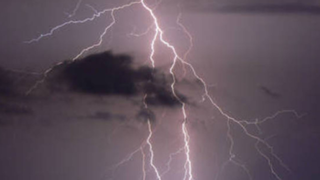 Allerta meteo in Campania: pioggia e temporali mettono ko la regione