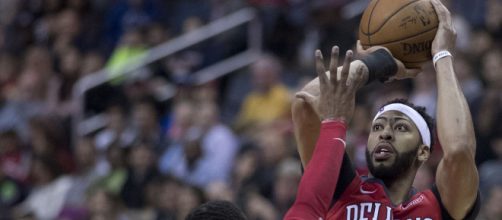 The Los Angeles Lakers will have to pay a hefty price to acquire Anthony Davis. [image source: Keith Allison - Flickr]