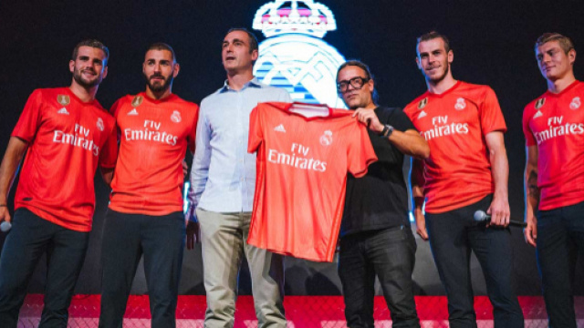 real madrid juve manchester united maglie plastica