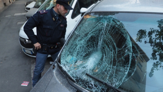Aversa, cade dal balcone bimbo di 6 anni - corriere.it