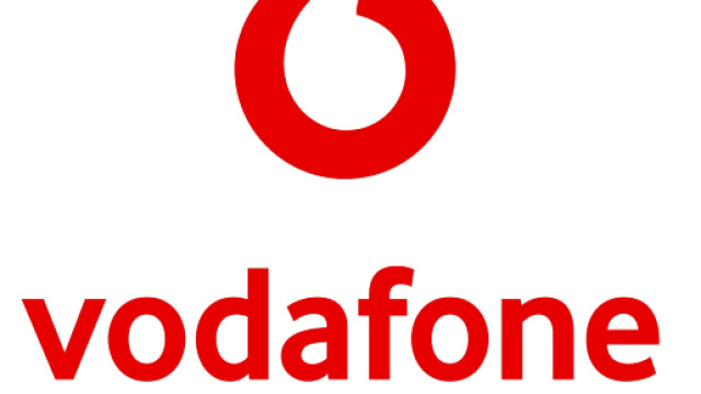 Promozioni telefonia mobile, Vodafone Simple+ "sfida" la nuova offerta di Iliad