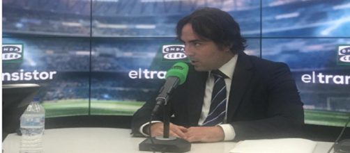 Ra&uacute;l Mart&iacute;n Presa, ante los micr&oacute;fonos de 'El Transistor'