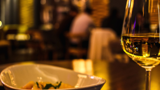 Terni, dopo una cena fra amiche finiscono all'ospedale: intossicate dalla salmonella