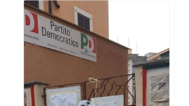 Le intimidazioni di Rivoluzione Nazionale nei confronti della sede PD di Ponte Milvio