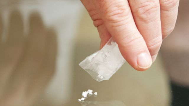 Ocfentanil, rischi ed effetti di un oppioide diffuso negli States.