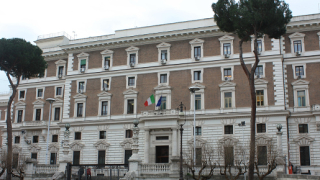 Roma, 54enne violentata e derubata nei pressi del Ministero dell'Interno da un cittadino straniero (in foto il Viminale)