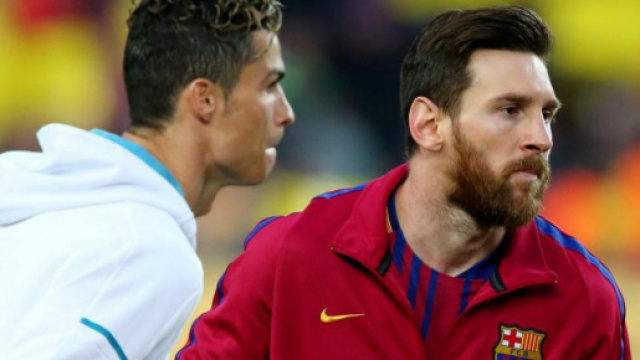 Carlos Tevez, qui a connu Cristiano Ronaldo et Lionel Messi, vient de faire une comparaison de ces deux joueurs.