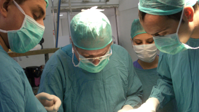 Napoli, si opera per sciatica e muore a causa di un'infezione