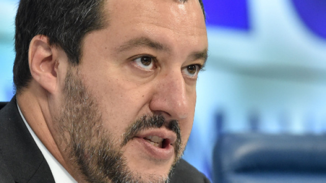 Il segretario della Lega Matteo Salvini (45 anni) &egrave; ministro dell&rsquo;Interno e vicepresidente del Consiglio
