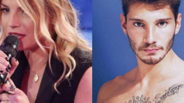 Emma e Stefano De Martino avvistati insieme ad un compleanno