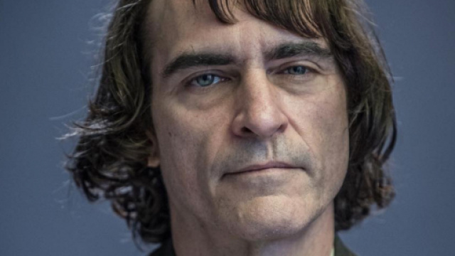 La premi&egrave;re photo officielle de Joaquin Phoenix en Joker.