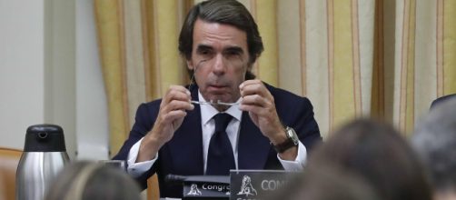 Aznar acept&oacute; el cuerpo a cuerpo de sus rivales
