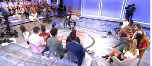 Las sillas de las pretendientes de Moha se encontraban vac&iacute;as al comienzo de MYHYV
