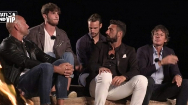 Anticipazioni Temptation Island Vip: i Gilufar ai ferri corti, lui vuole il confronto