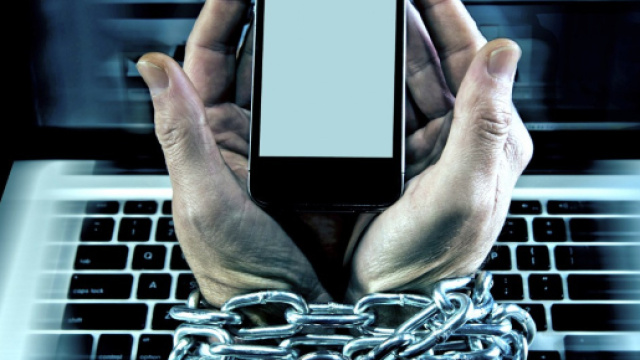 Julien UYTTENDAELE, La cyberd&eacute;pendance, une toxicomanie du 21&egrave; si&egrave;cle