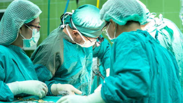 Trapianto di faccia: concluso il primo in Italia, l'intervento &egrave; durato venti ore circa l'operazione.