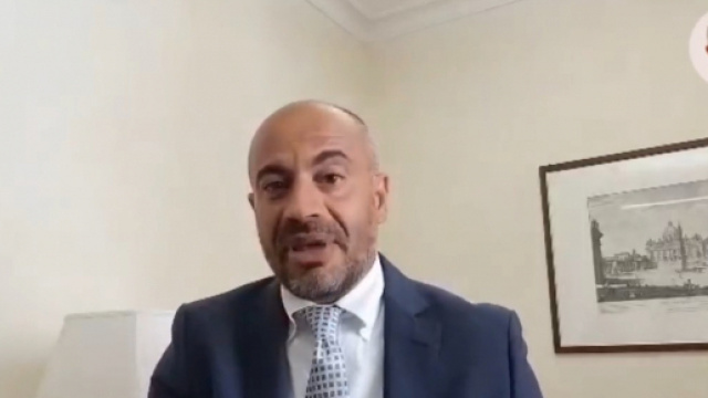 il senatore M5S Gianluigi Paragone attacca Tria