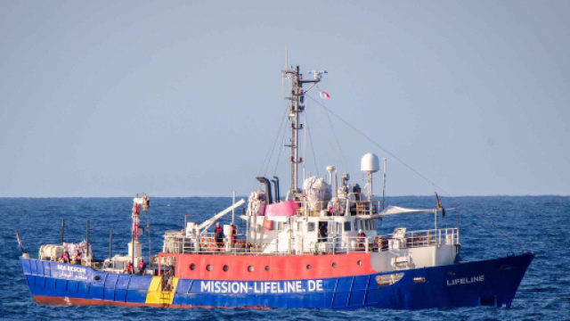 Migranti, Salvini si scontra ancora con le Ong