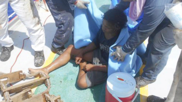 Un 19enne indonesiano &egrave; sopravvissuto alla deriva su una zattera nell'oceano per 49 giorni.