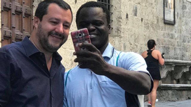 Un selfie piccante con Salvini