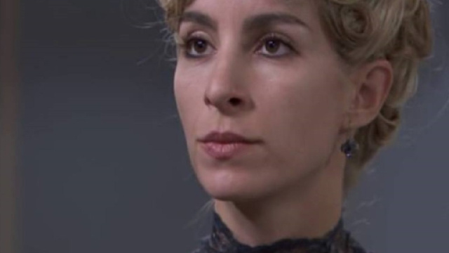 Anticipazioni Una Vita: Cayetana non vuole fare riesumare il cadavere del defunto marito