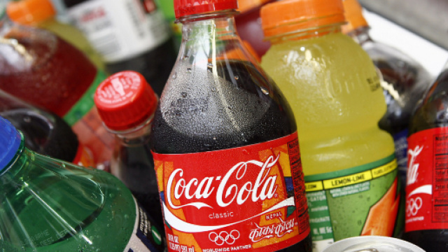 Bibite gassate e soft drink microplastica