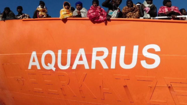 La nave Aquarius respinta dalla Francia (Fonte: La Repubblica - Youtube)